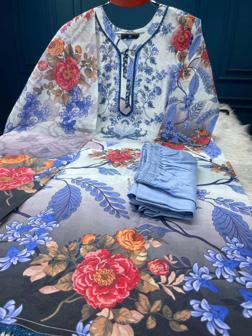 Premium Quality Luxury Lawn Stitched Collection - 1150 Mejenta & White Colour